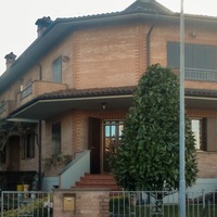 Residenziale con 4 villette. Castelvetro, località Ca’ di Sola, via della Resistenza. Anno 1994.