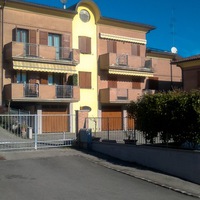 Residenziale con 14 unità abitative. Castelvetro, via Bacuccola. Anni 2000/2004.